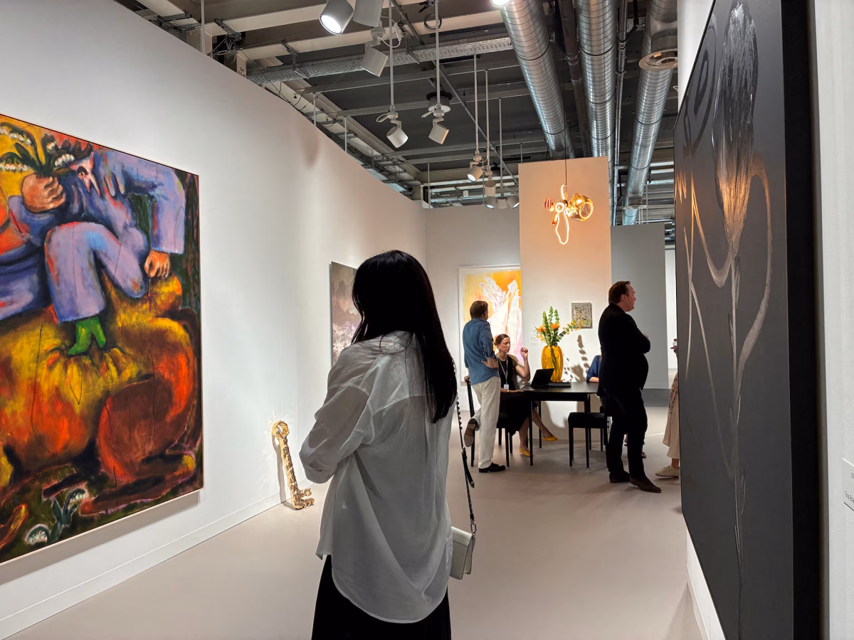 Do wealthy Gen Z collectors spend more on art than older buyers? This report says yes Do wealthy Gen Z collectors spend more on art than older buyers? This report says yes