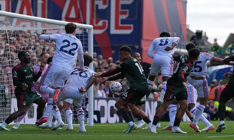 Crystal Palace’s Jefferson Lerma (centre top) heads to score against Nottingham Forest during their Premier League match at Selhurst Park in London on October 11, 2026. —AFP