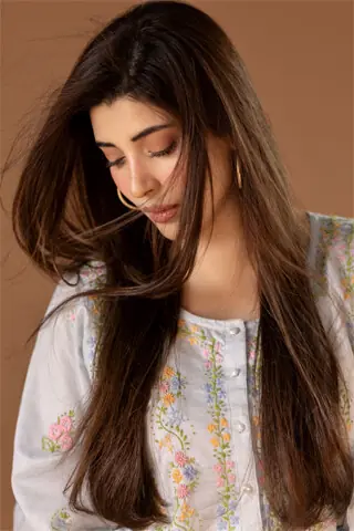 Photography & coordination: Azeem Sani | Styling: Mariam Aamir | Hair & make-up: Hussain Babar | Wardrobe: Aplomb