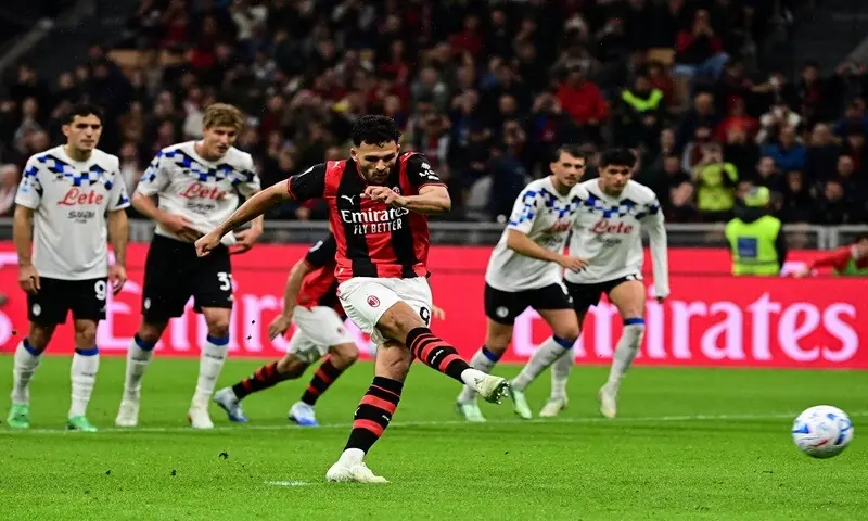 AC Milan&rsquo;s Gon&ccedil;alo Ramos fails to score from the penalty spot against Atalanta during their Serie A match at San Siro in Milan on October 18, 2026. &mdash;AFP