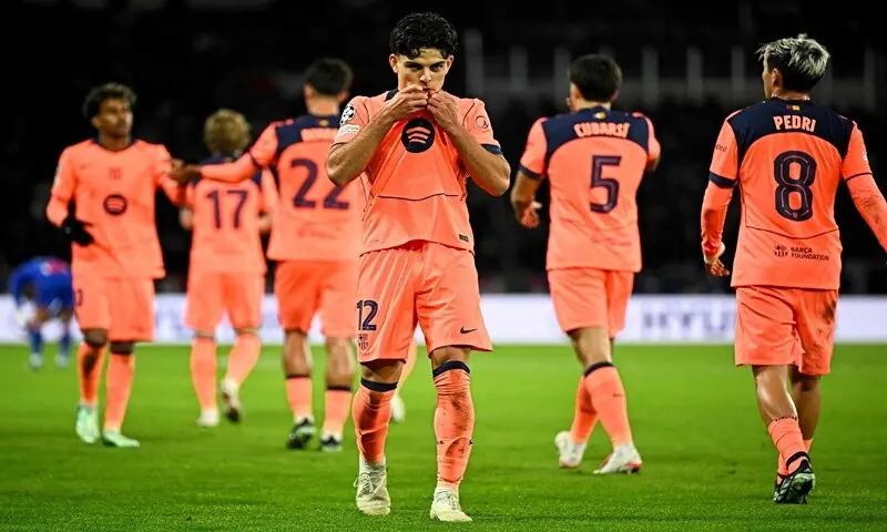 Barcelona’s Xavi Espart (C) celebrates after scoring against PSG during their UEFA Champions League first-round match at the Parc de Princes Stadium in Paris, France, on October 20, 2026. —AFP