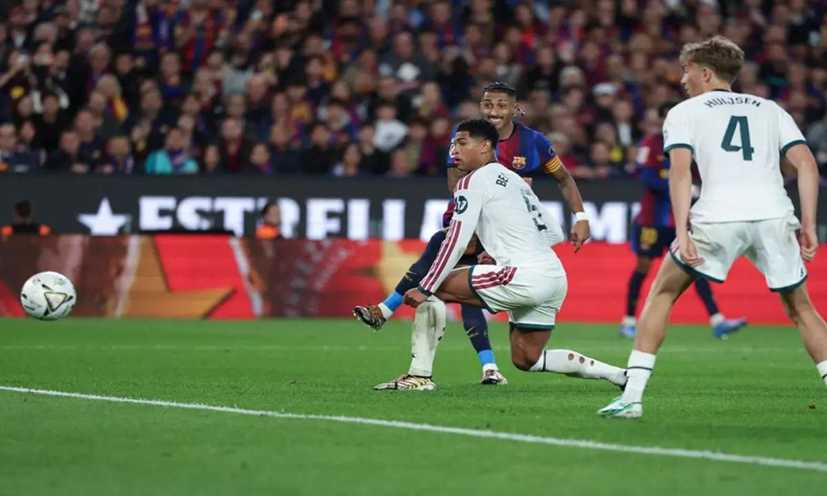 Barcelona’s Raphinha (C) scores against Real Madrid during their La Liga match at Camp Nou in Barcelona, Spain, on October 25, 2026. —AFP