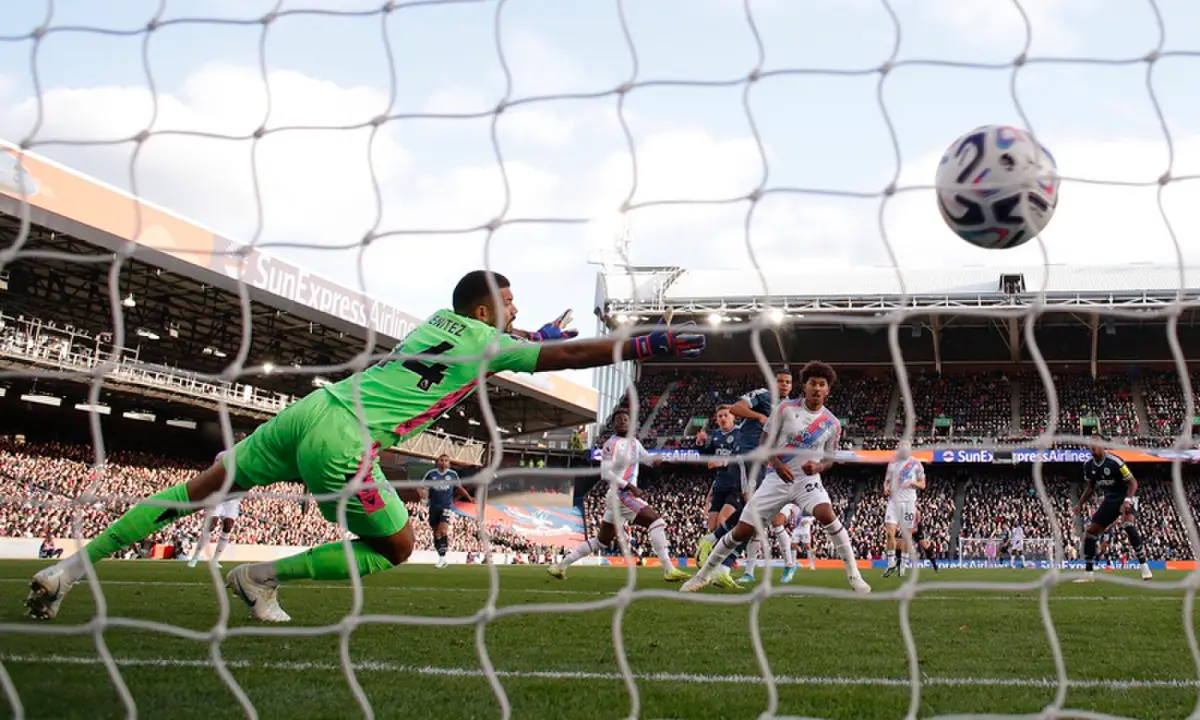 Newcastle United&rsquo;s Harvey Barnes scores past Crystal Palace goalkeeper Walter Benitez during the English Premier League match at Selhurst Park in London on October 25, 2026. &mdash;Reuters