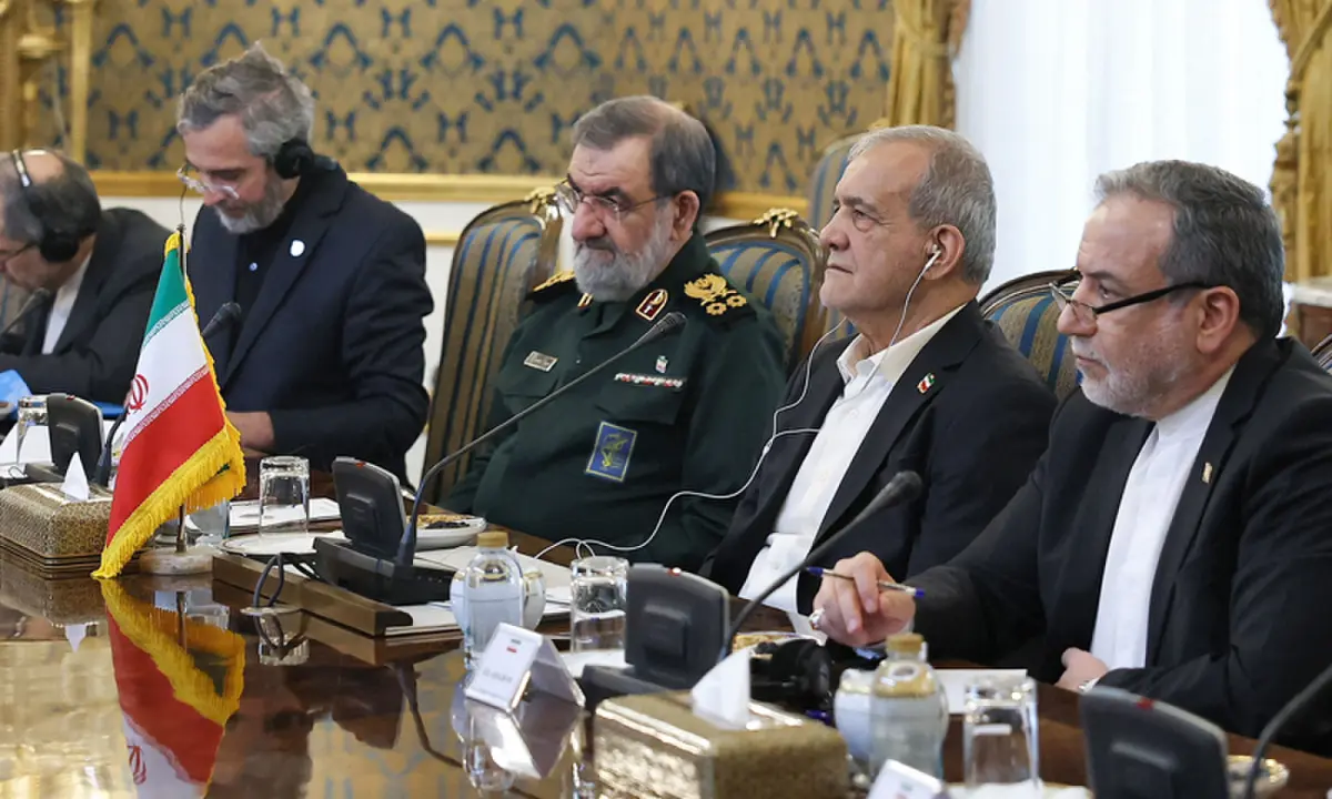 (RIGHT) Iranian National Security Council head Mohsen Rezaei, President Masoud Pezeshkian and Foreign Minister Abbas Araghchi during talks between Makkah pact members and Iran in Tehran.—AFP