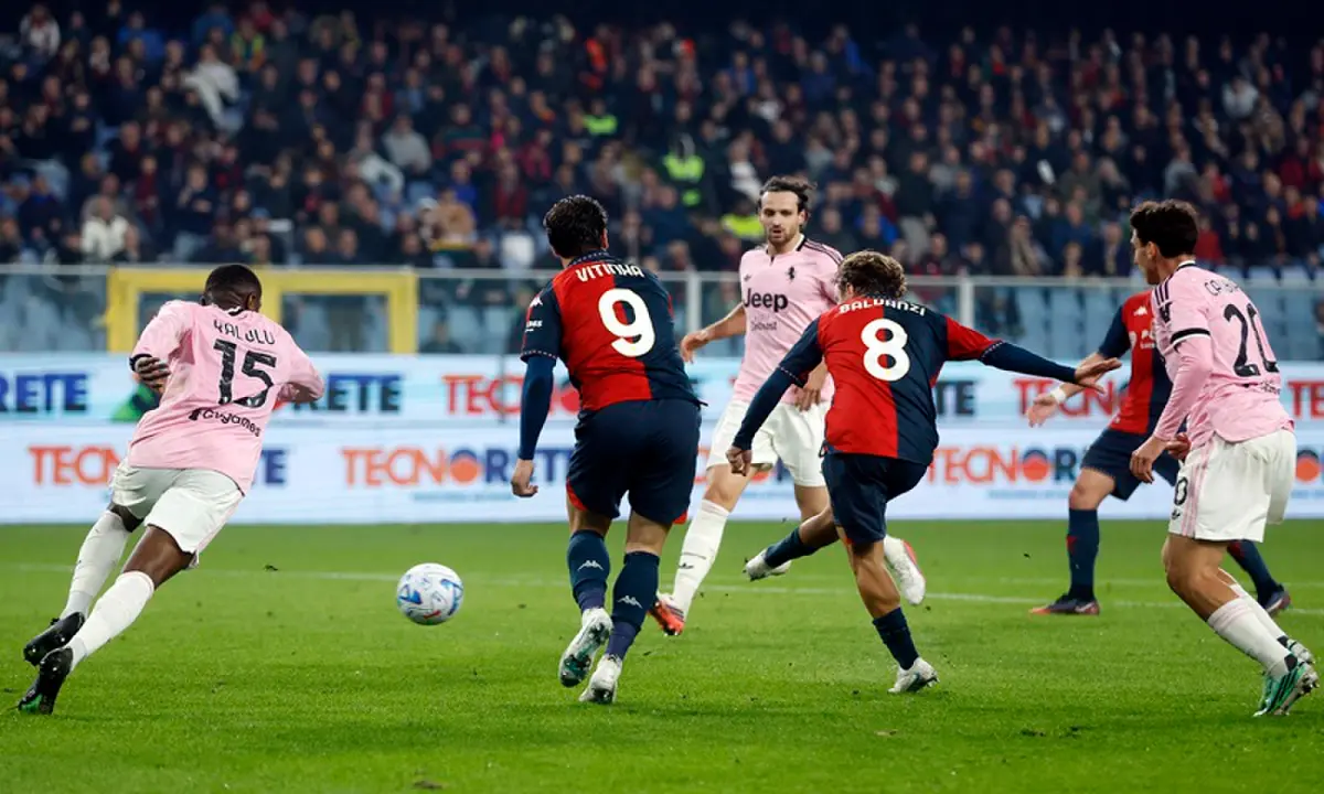 Genoa&rsquo;s Tommaso Baldanzi (second R) shoots to score against Juventus during their Italian Serie A match at Stadio Comunale Luigi Ferraris in Genoa on October 28, 2026. &mdash;Reuters