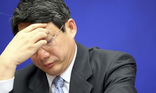 China trying to manage exposure of corruption online