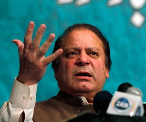 Nawaz to take on foreign, defence portfolios himself: sources Nawaz to take on foreign, defence portfolios himself: sources