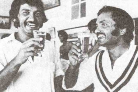 Pepsi, what? There was nothing soft about the way Pakistan cricket teams used to celebrate victories. Here Sadiq and skipper Mushtaq rejoice Pakistan’s series levelling victory against Australia with pints of beer (Sydney, 1976). In the background is Imran Khan, who took 12 wickets in the match.