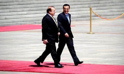 Pakistan, China vow to promote regional peace, cooperation