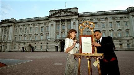 It's a boy! UK's Kate gives birth to royal heir It's a boy! UK's Kate gives birth to royal heir