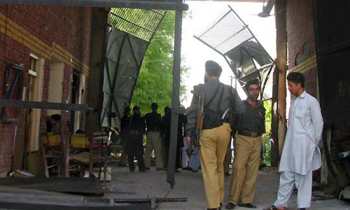 Pakistani Taliban free over 175 inmates in DI Khan jailbreak