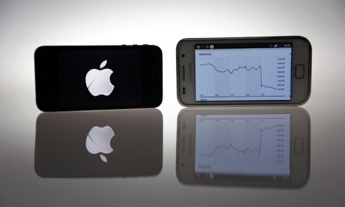 US ITC delays word on whether Samsung infringes Apple's patents