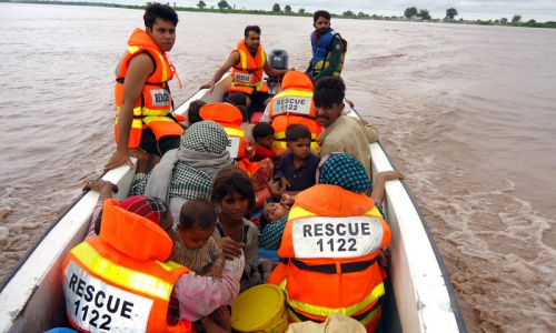 Rains leave 100,000 affected: Indus, Chenab in high flood