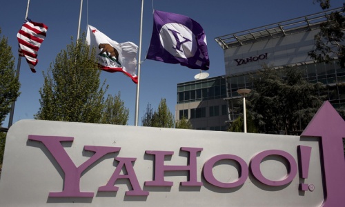 Yahoo appoints chairman as Mayer's turnaround effort continues