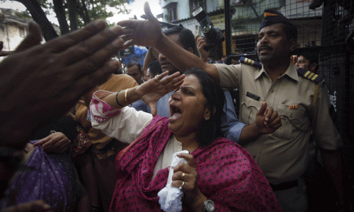 Gang-rape sparks protests in Mumbai