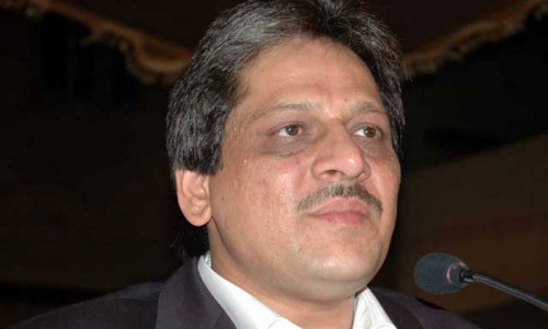 Ishrat leaves for Dubai again Ishrat leaves for Dubai again