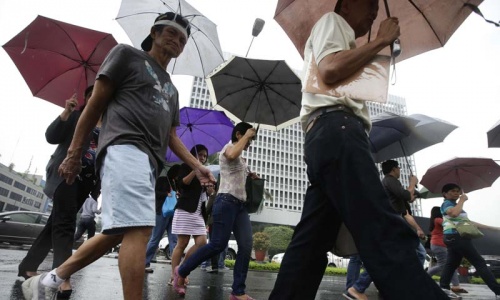 Five dead, millions without power as typhoon hits Philippines Five dead, millions without power as typhoon hits Philippines