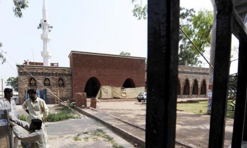 CDA aborts operation to raze wall