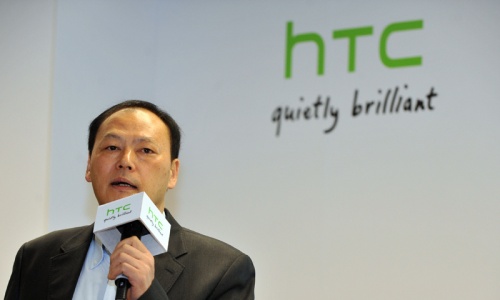 HTC CEO steps back to focus on fixing smartphone slide: FT