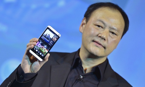 HTC scales back production lines as cash flow worsens-sources