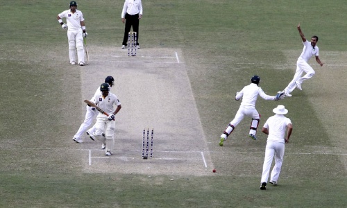 Pakistan face defeat after South Africa charge Pakistan face defeat after South Africa charge