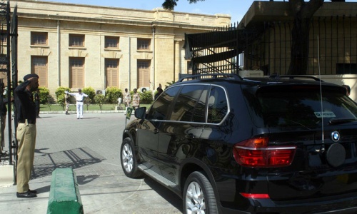 CJ links restriction of smuggled arms, narcotics to Karachi peace