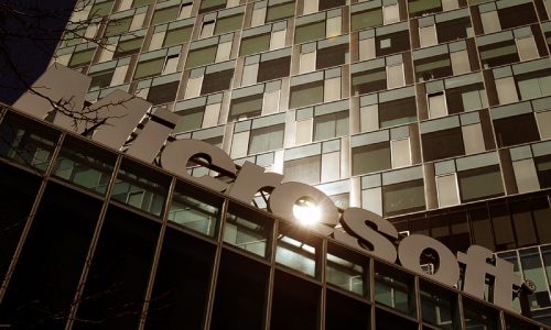 Microsoft narrows CEO shortlist; Mulally, Elop make the cut