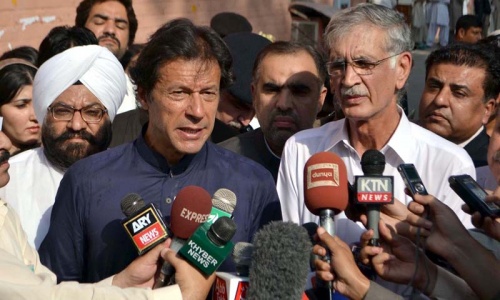 Imran directs CM Khattak to act against corrupt ministers