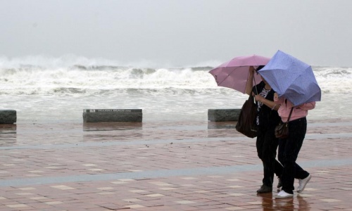 Vietnam evacuates 600,000 as typhoon nears: officials Vietnam evacuates 600,000 as typhoon nears: officials