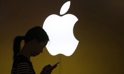 Apple working on curved iPhone screens, enhanced sensors: report