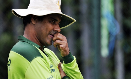 Is Waqar the man Pakistan need after Whatmore goes?