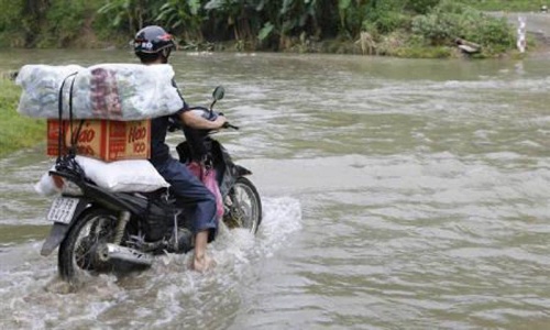 Floods in central Vietnam kill 24, with 10 missing Floods in central Vietnam kill 24, with 10 missing
