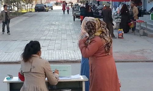Chinese anti-veil 'beauty' campaign sows ugly tensions Chinese anti-veil 'beauty' campaign sows ugly tensions
