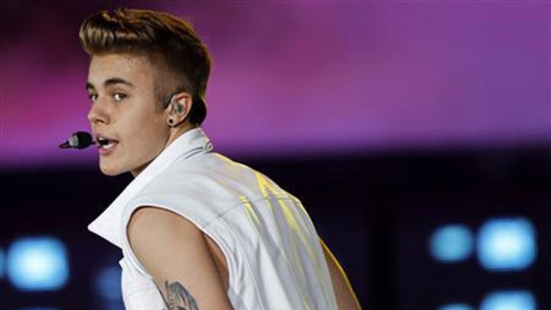 Justin Bieber asked to clean up his graffiti