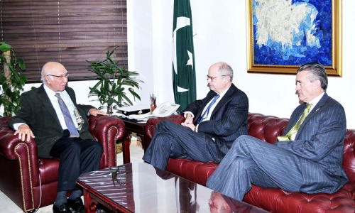 Dobbins, Sartaj Aziz discuss Afghanistan, bilateral issues