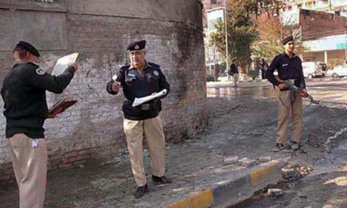 Policeman killed, four injured in Peshawar firing Policeman killed, four injured in Peshawar firing