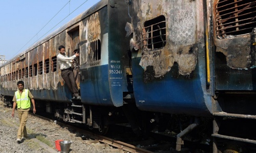 Nine dead in Indian train fire near Mumbai: official Nine dead in Indian train fire near Mumbai: official