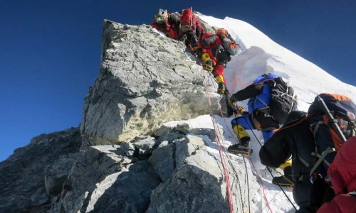 Nepal to cut climbing fees for Mount Everest