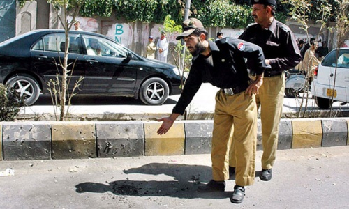 Blast outside Aaj TV office injures guard in Karachi
