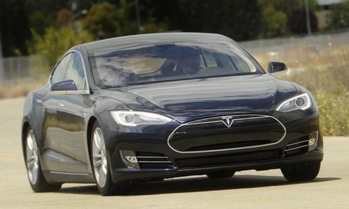 Apple looking at cars, medical devices for growth