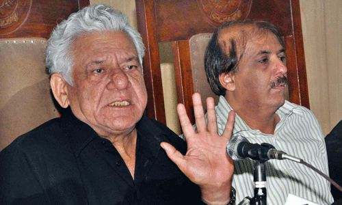 Om Puri meets Chaudhry Shujaat, appreciates culture of Lahore