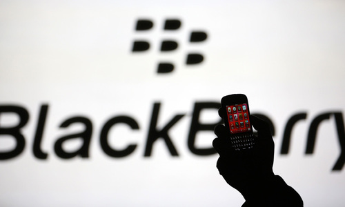 BlackBerry reports loss as smartphone sales keep sliding