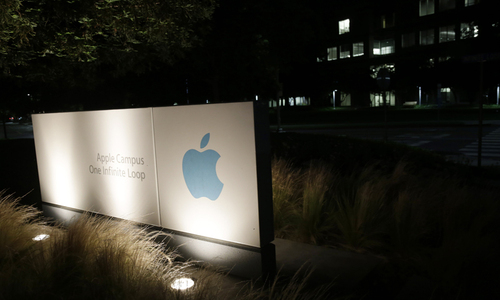 Apple offers to fix rare fault in older iPhones