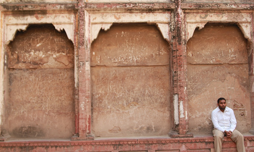 From &lsquo;Shahi&rsquo; to &lsquo;Awami&rsquo; &mdash; it is Pakistanis vs Lahore Fort