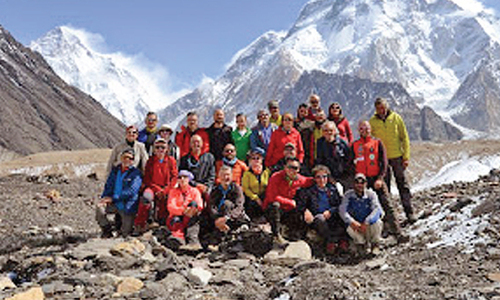 Australian aborts Broad Peak ascent after fall