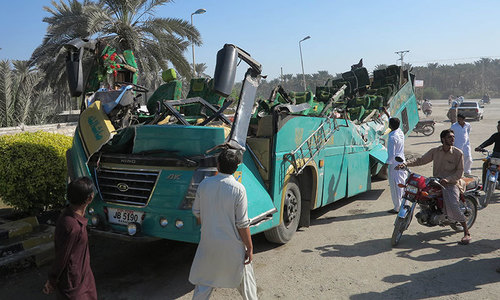 Bad road, no warning signs caused fatal Khairpur bus crash: police Bad road, no warning signs caused fatal Khairpur bus crash: police