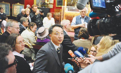 Napoleon’s hat auctioned for 1.9 million euros Napoleon’s hat auctioned for 1.9 million euros