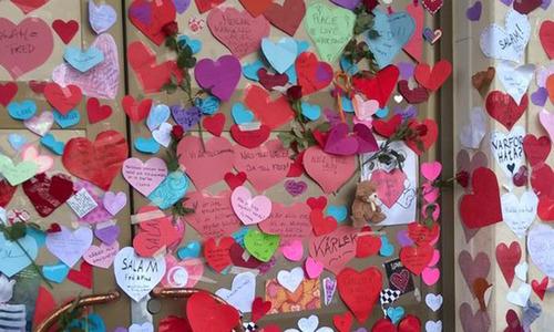 Thousands in Sweden rally under 'Don't touch my mosque' banner