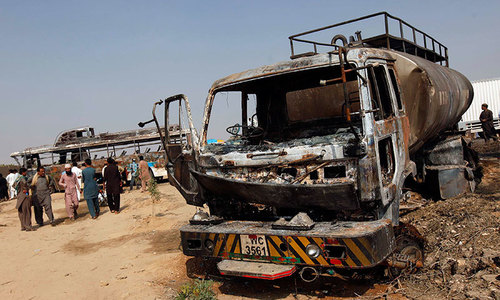Fatal crash between bus, oil tanker leaves 62 dead near Karachi