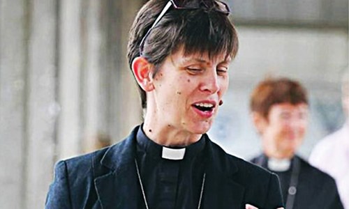 Church of England gets first female bishop despite split